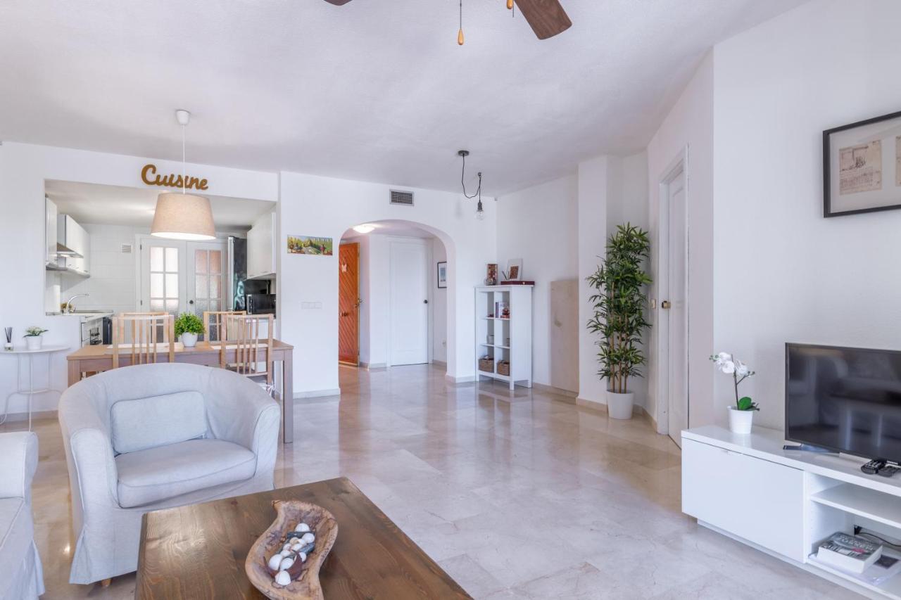 Simplicity Luxury Apartment Альтеа Экстерьер фото